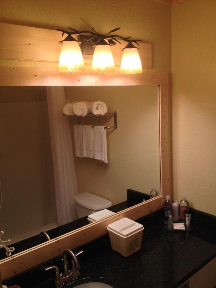 Reid Ridge Lodge photo 31