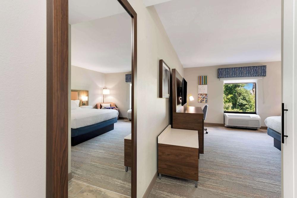 Hampton Inn Milford photo 54