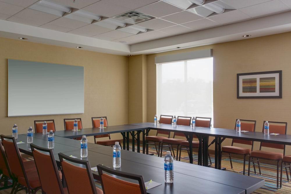 Fairfield Inn & Suites Dallas West/i-30 photo 5