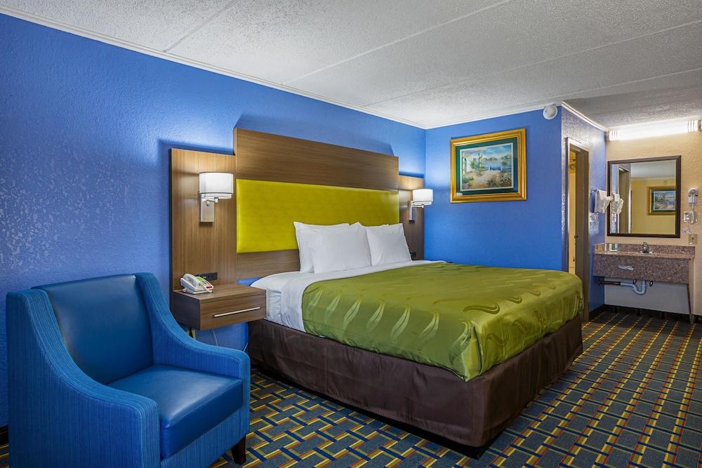 Quality Inn & Suites near Six Flags East photo 14