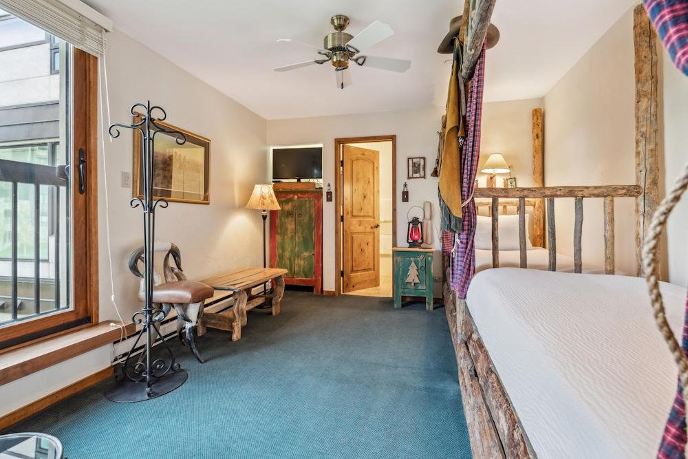 The Vail Spa Condominiums photo 5