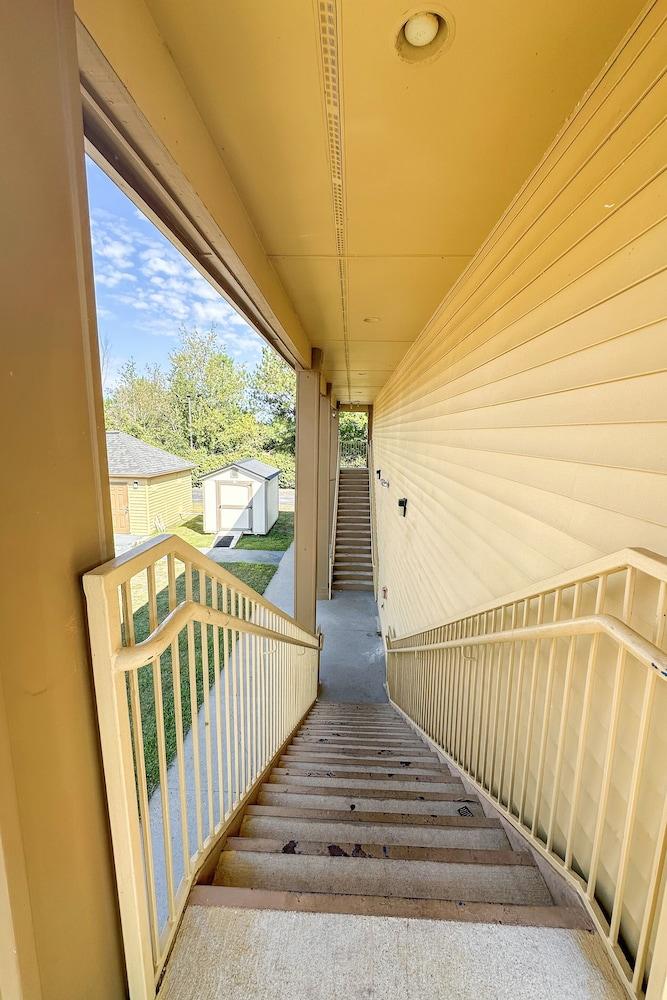 Bonita Lakes Inn by Capital O Meridian I20 photo 2