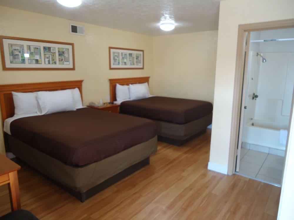 Budget Inn photo 9