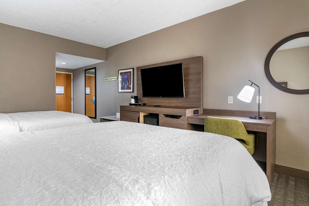 Hampton Inn & Suites Louisville East photo 15