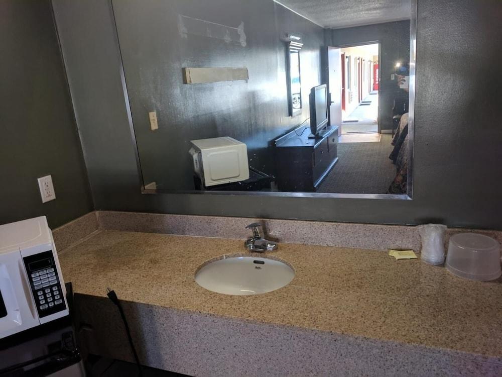 Budget Motor Lodge photo 4