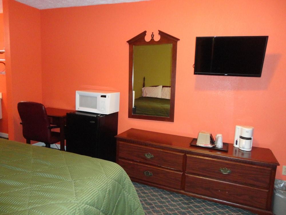 Royal Inn and Suites photo 4