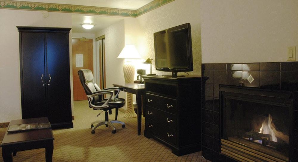 The Plaza Hotel & Suites Winona photo 15