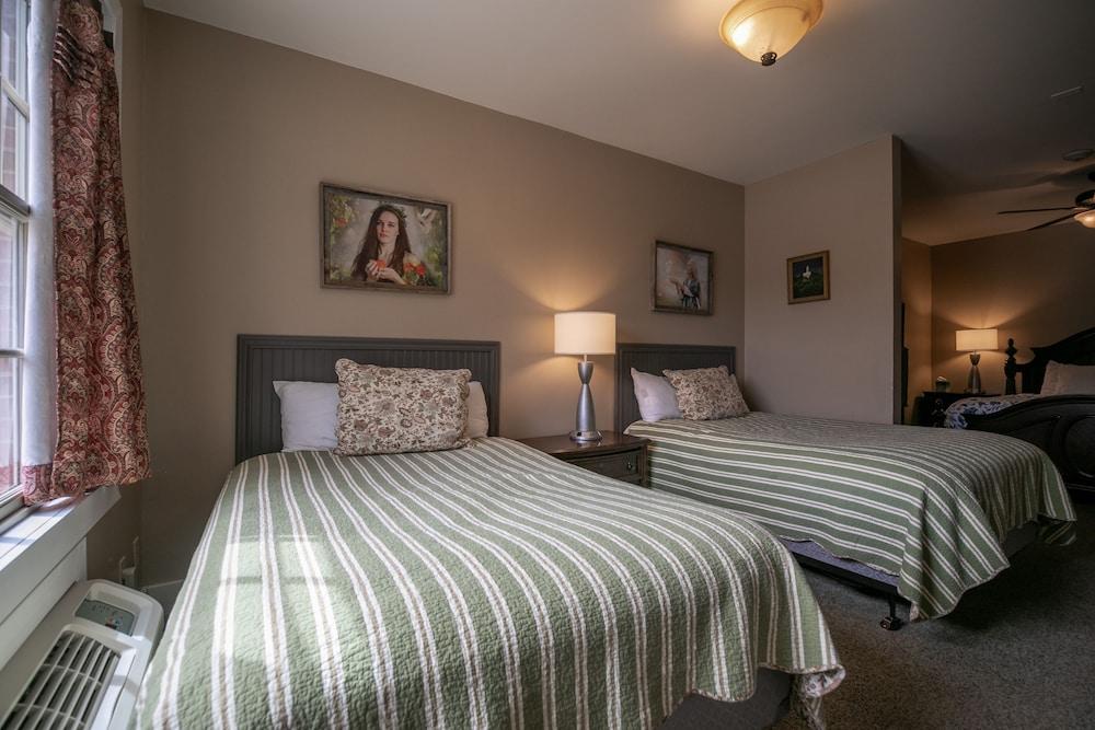 Nauvoo Temple House Hotel photo 11