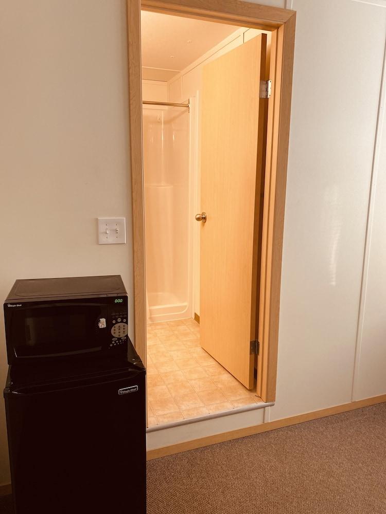 Target Hospitality-Pecos North Lodge photo 9