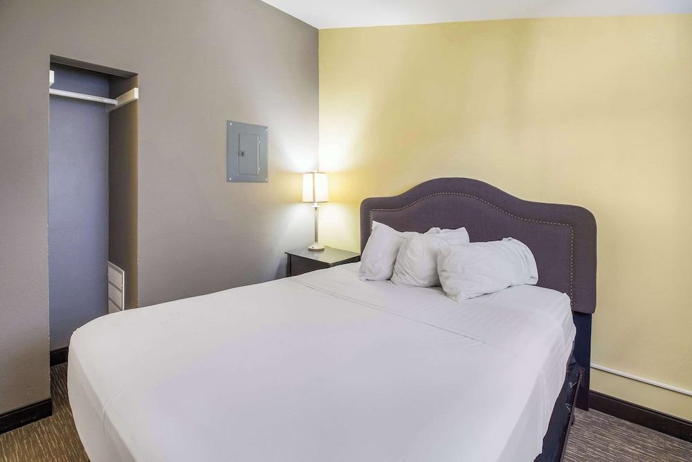 Rodeway Inn Casper photo 12