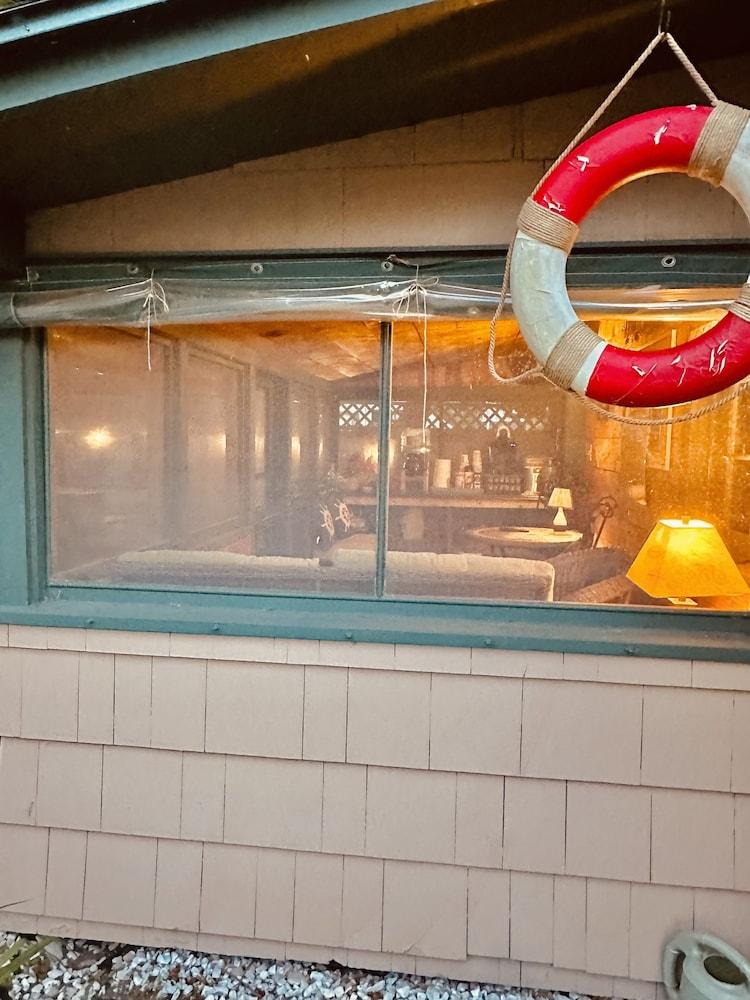Wooden Boat Inn photo 96