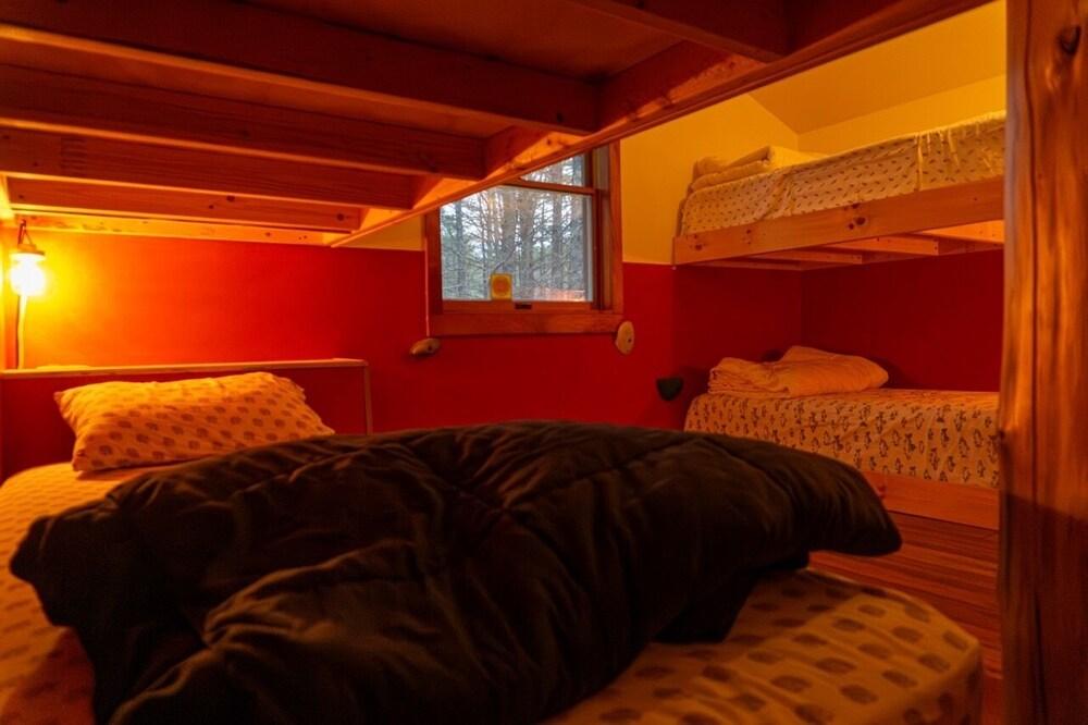 Upscale Hostel by Lake George & Gore Mtn photo 9