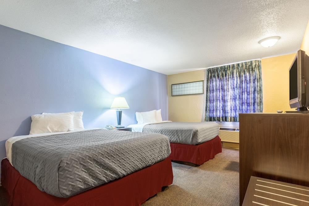 Motel 6 Concordia, MO photo 10