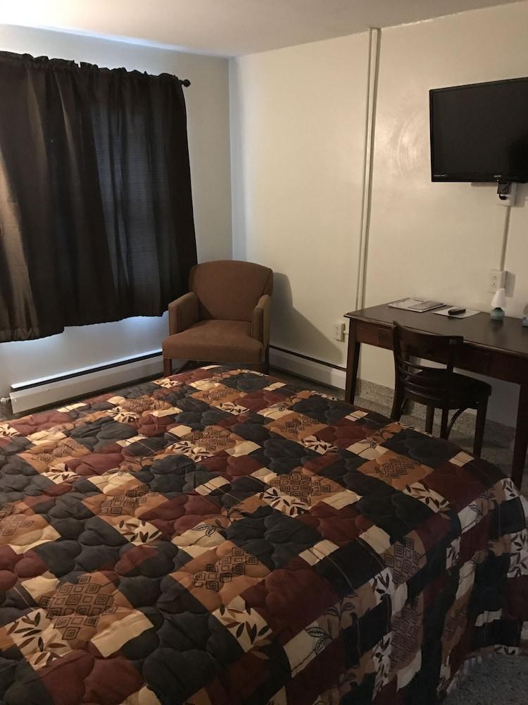 The Evergreen Motel photo 17