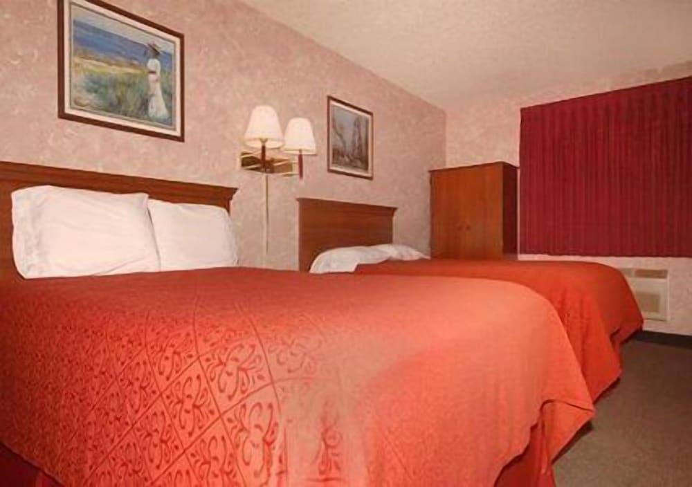 Econo Lodge Longmont East photo 23