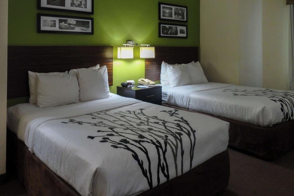 Sleep Inn & Suites Columbus - State University Area photo 4