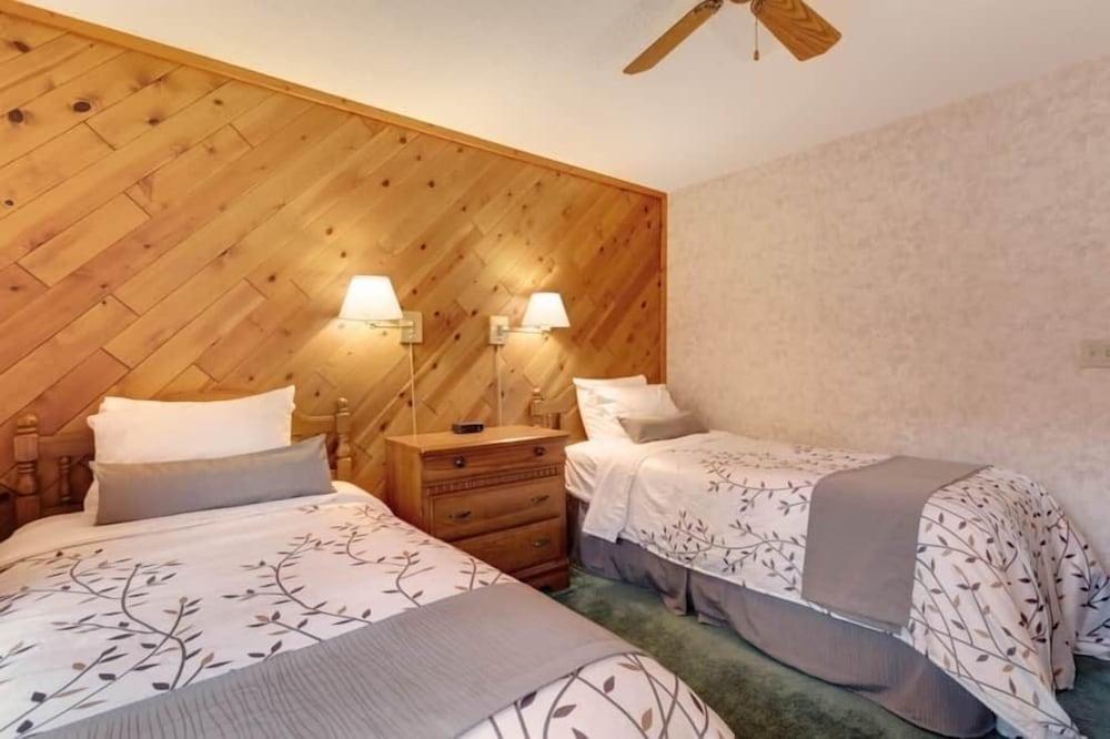Chanticleer Inn photo 6