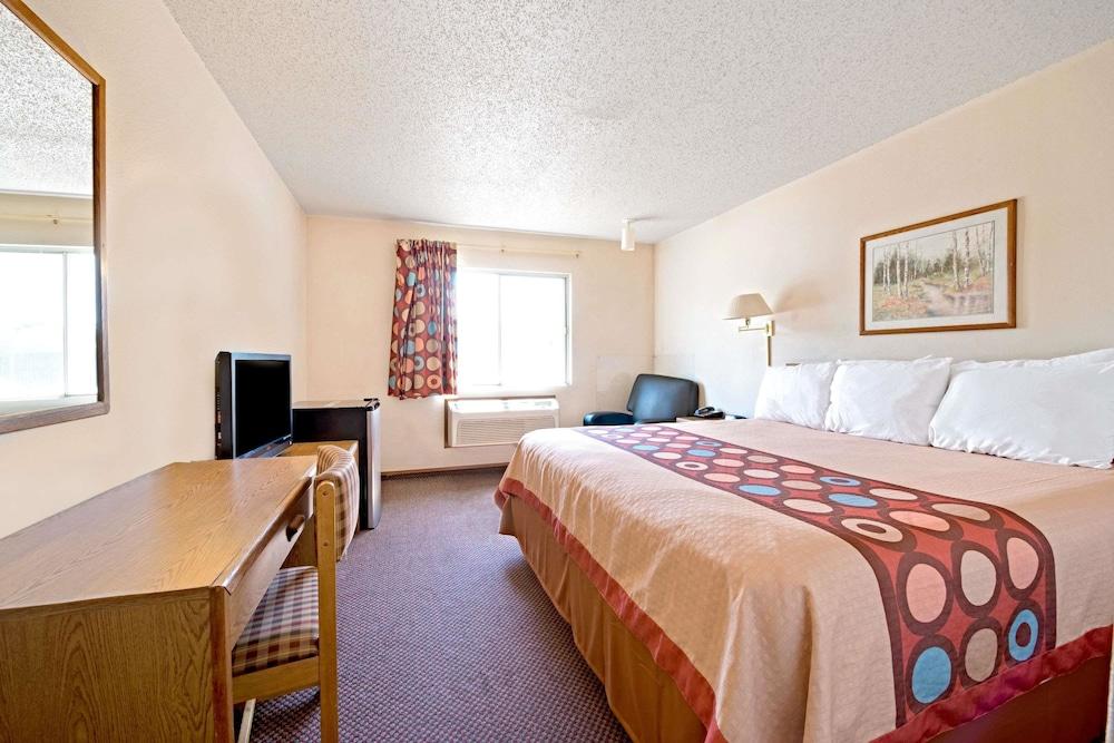 Super 8 by Wyndham Plano/Dallas Area photo 4