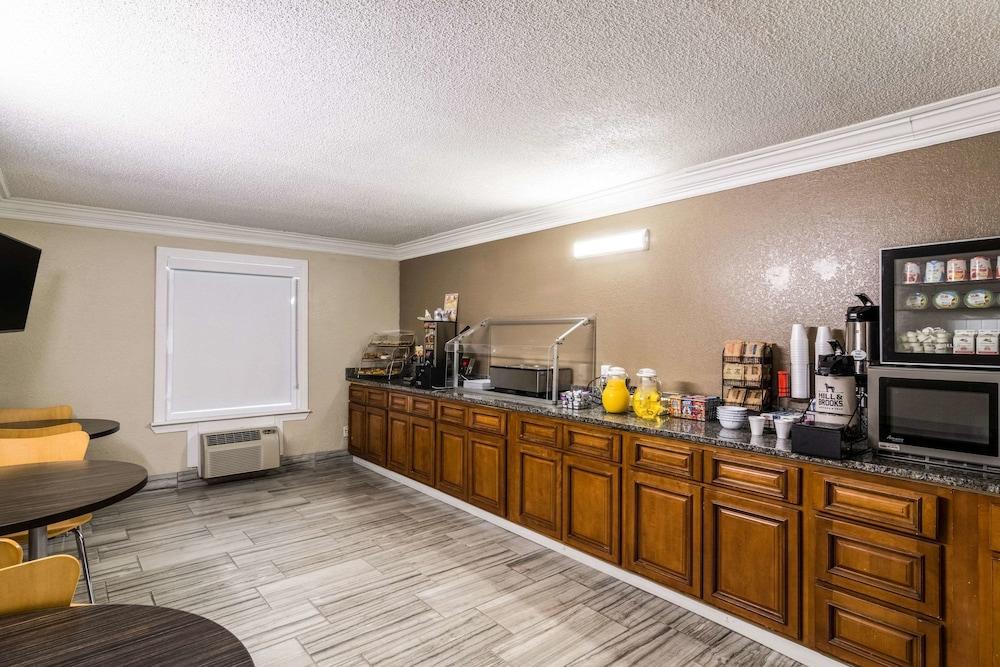 Quality Inn Pensacola North photo 24