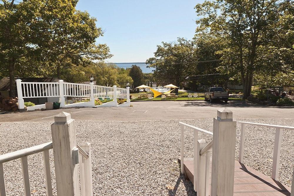 Mount Battie Inn photo 36