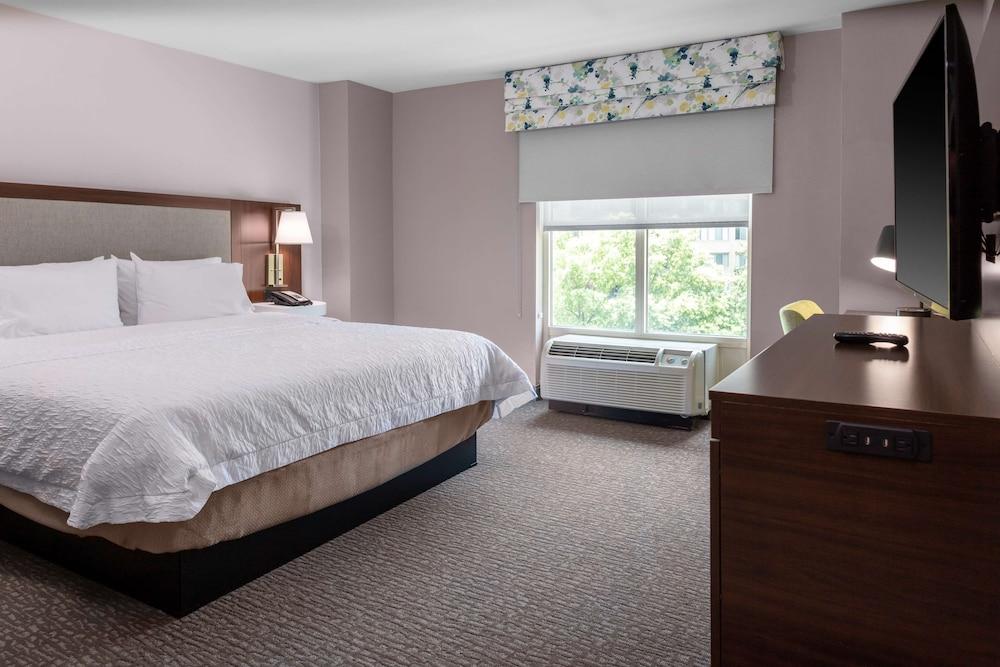 Hampton Inn & Suites Arlington Crystal City DCA photo 46