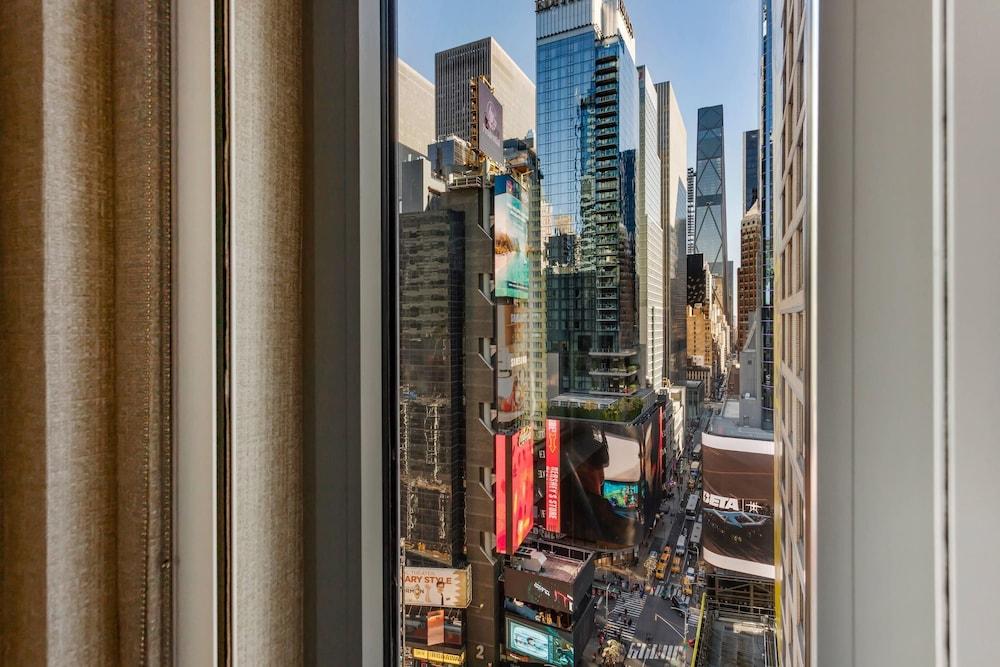 Cambria Hotel New York Times Square photo 2