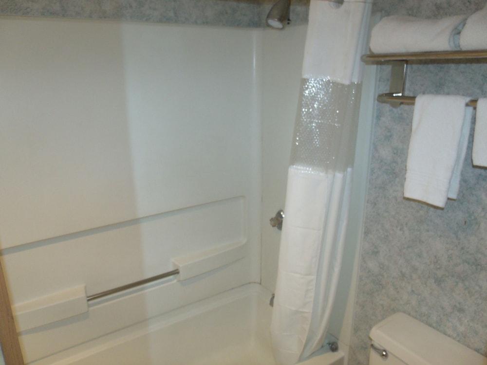 Relax Inn photo 10