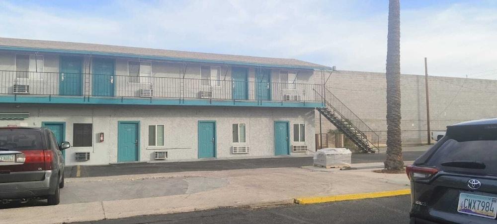 Motel 7 By Oyo Near Phoenix Airport photo 14