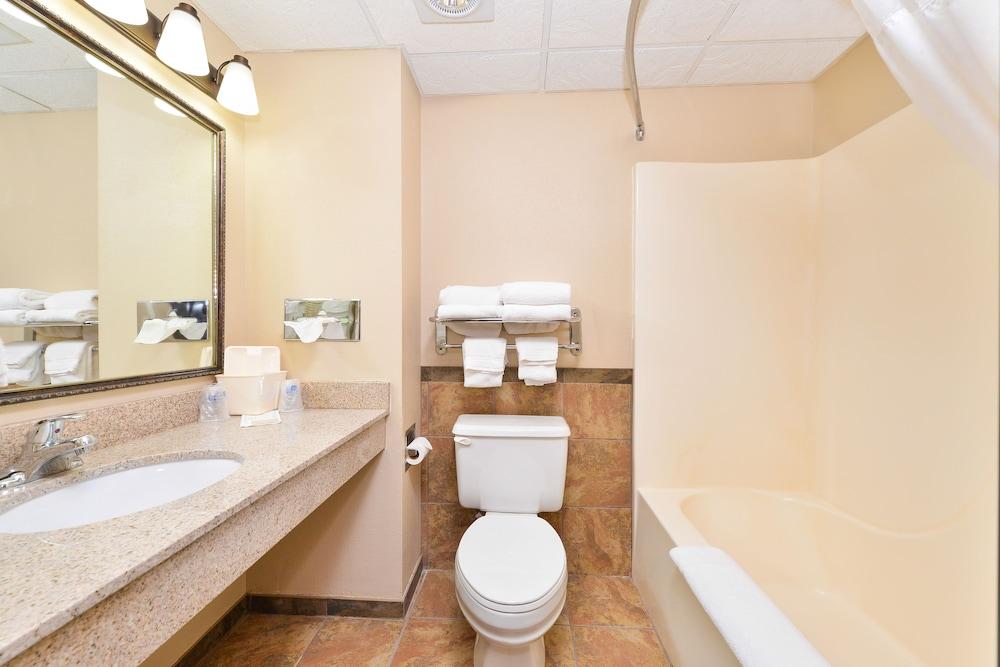 Revel Hotel Minot, SureStay Collection by Best Western photo 5