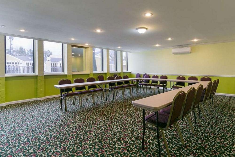 Rodeway Inn & Suites Enterprise photo 8