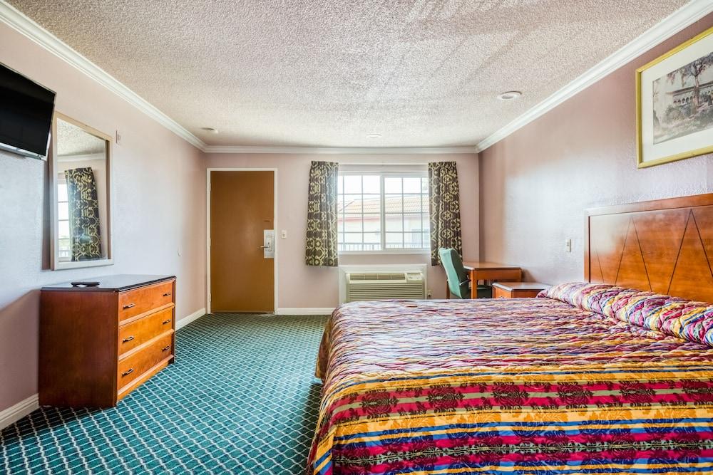 Passport Inn Whittier photo 5