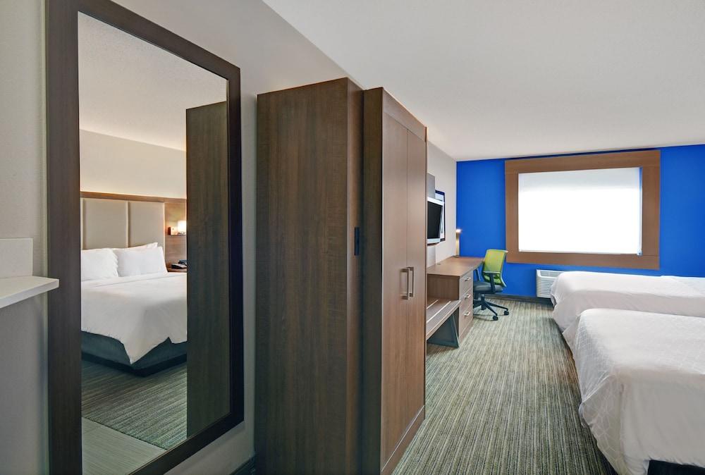 Holiday Inn Express Marshall by IHG photo 7