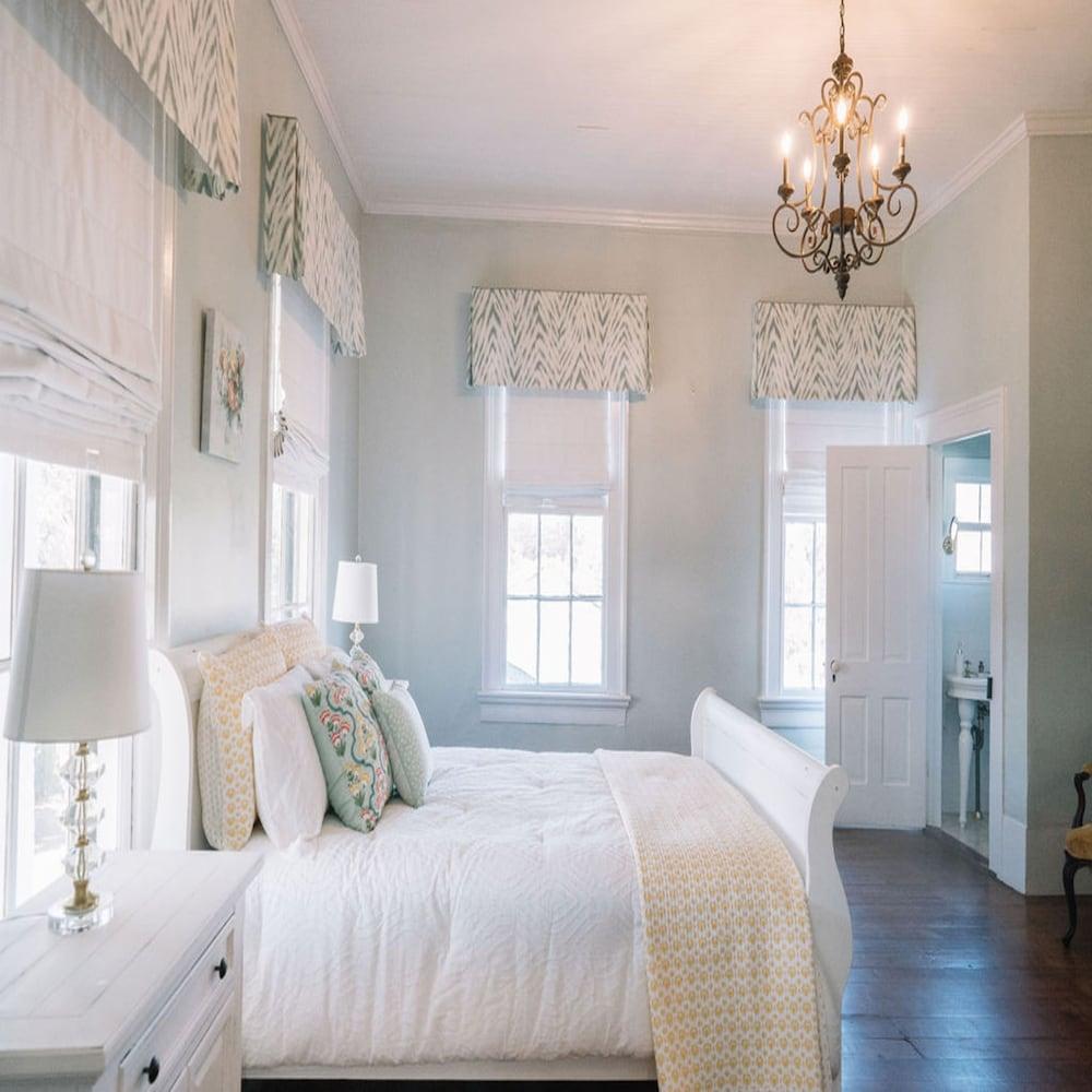 Historic Antebellum Manor photo 36