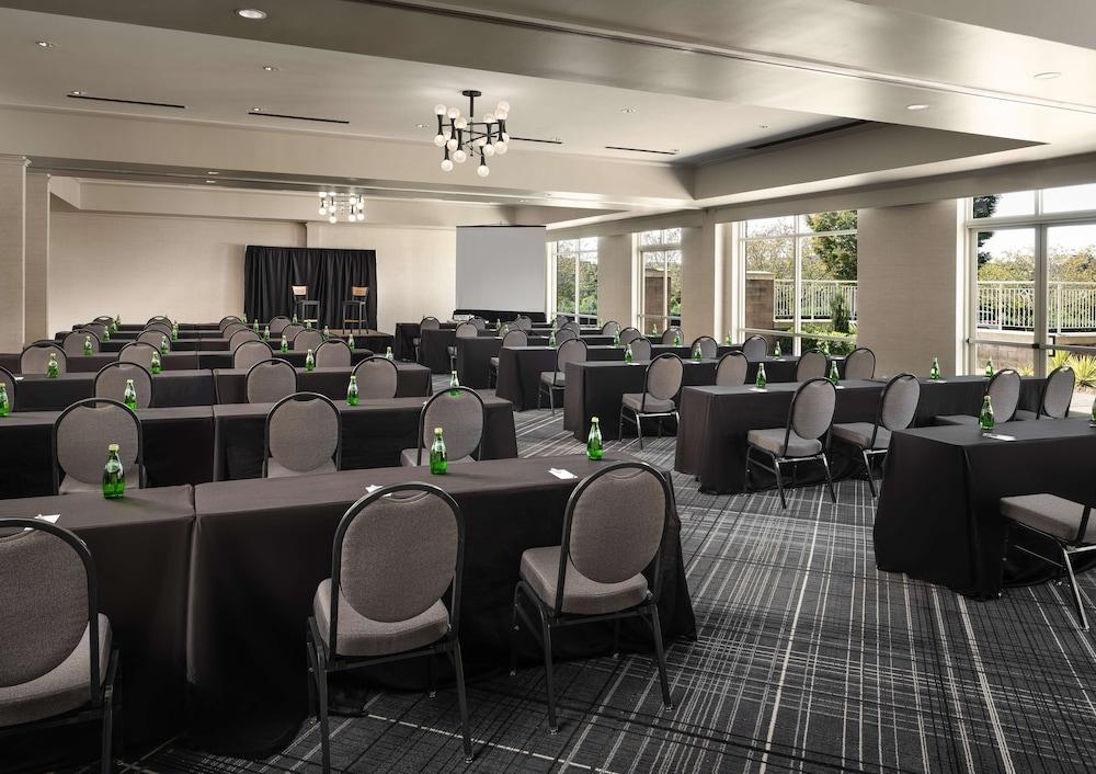Hilton Charlotte Airport photo 57
