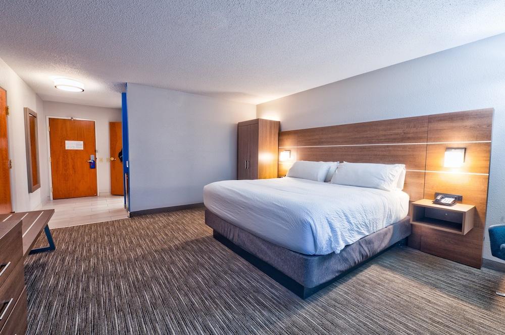Holiday Inn Express Hotel & Suites Goshen by IHG photo 26
