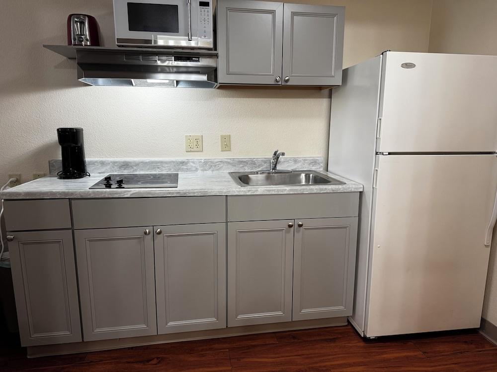 BEST STUDIO INN photo 14