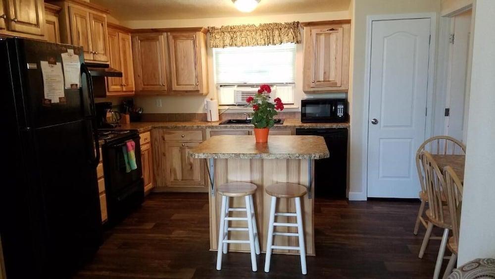 Yellowstone Wildlife Cabins photo 34
