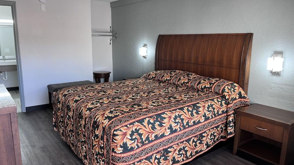 Royal Inn photo 5