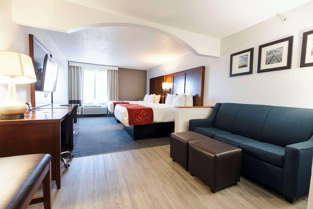Comfort Suites Springfield I-70 photo 21