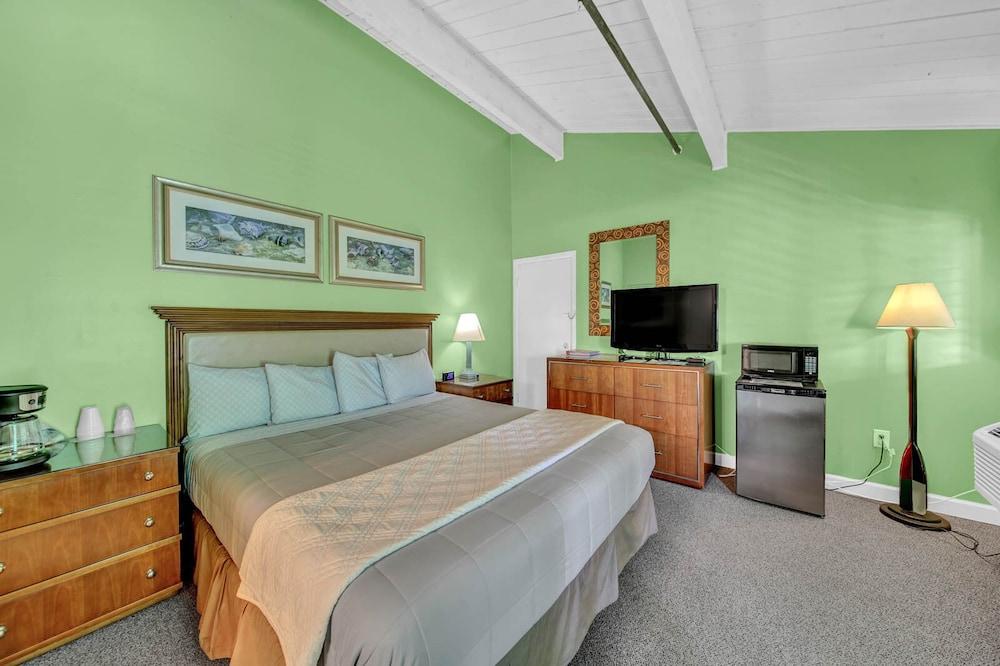 Sunrise Sands photo 15