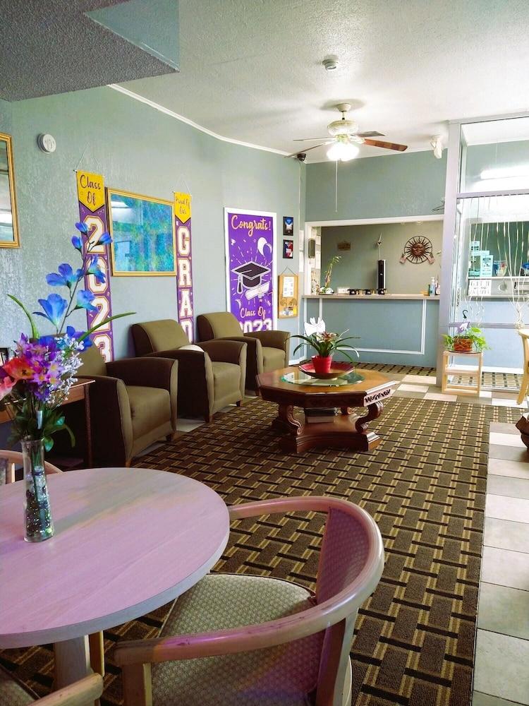 Grand View Plaza Inn & Suites photo 63