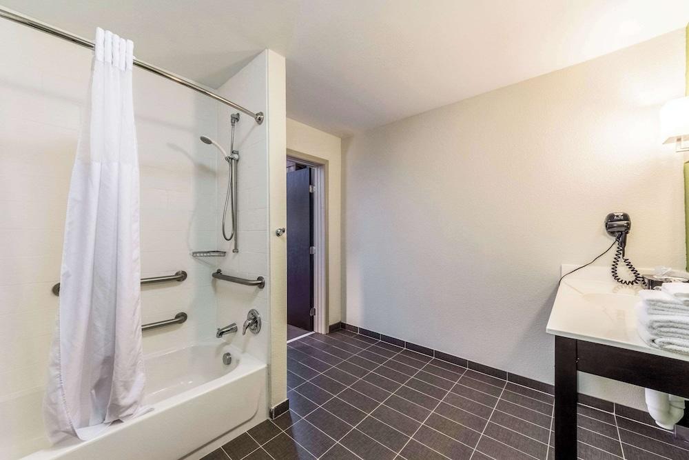 Sleep Inn & Suites Jourdanton - Pleasanton photo 25