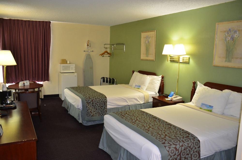 Days Inn by Wyndham Southern Hills/ORU photo 27