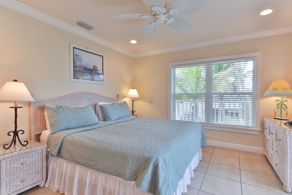 Tortuga Inn Beach Resort photo 18