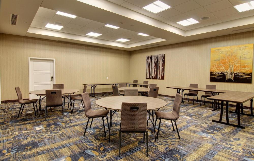 Holiday Inn Express Fargo SW - I-94 Medical Center by IHG photo 59