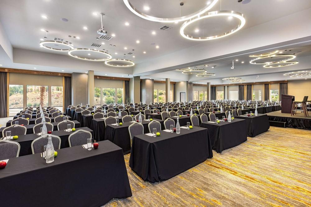 DoubleTree by Hilton Pomona photo 42
