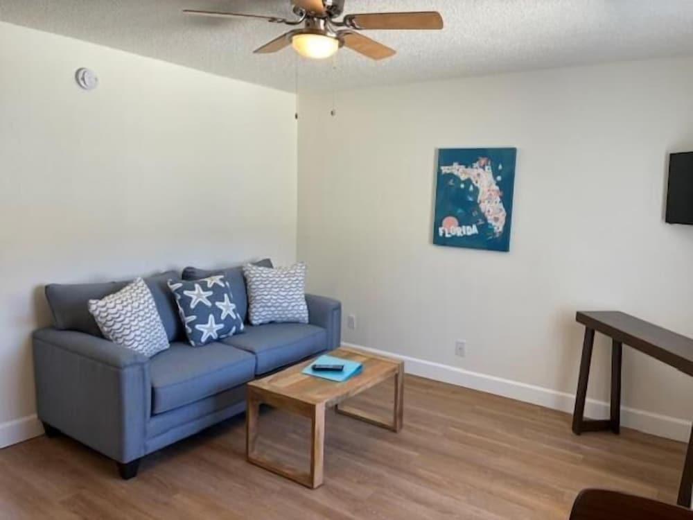 Sea Breeze Inn photo 5