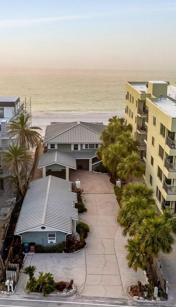 Stones Throw Beachfront Luxury Suites photo 80