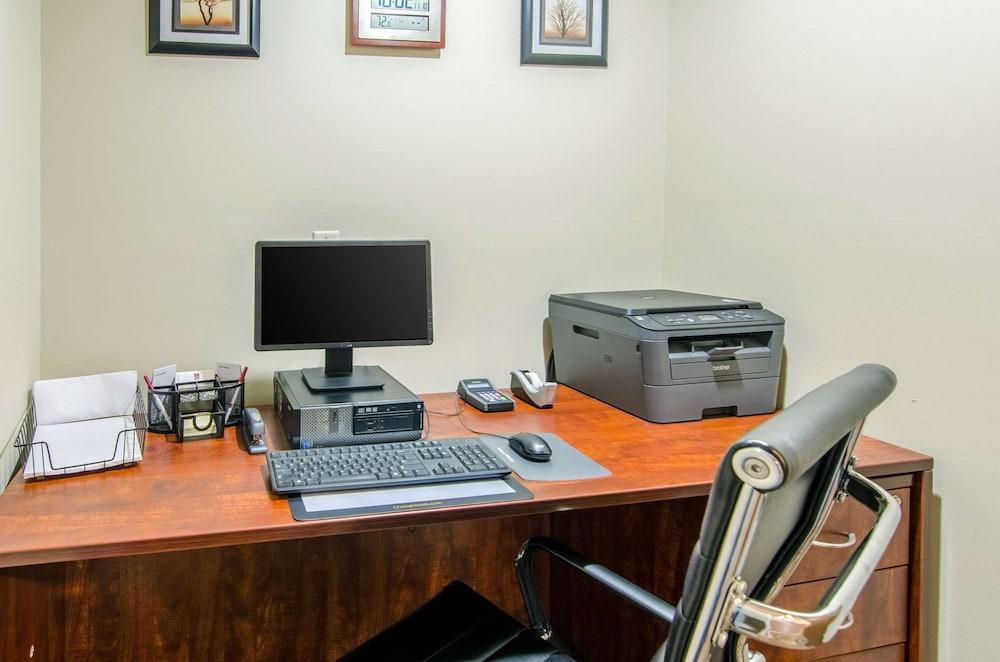 Comfort Suites Wytheville near Conference Center photo 26