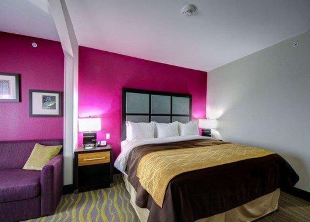 Comfort Inn & Suites Tulsa I-44 West - Rt 66 photo 18